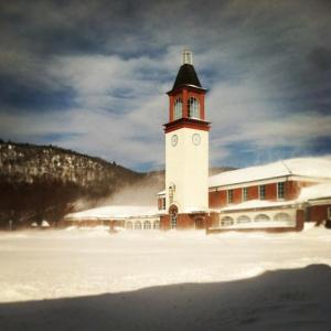 Quinnipiac's Arnold Bernhard Library Covered with Snow (Courtesy Q30 Television)